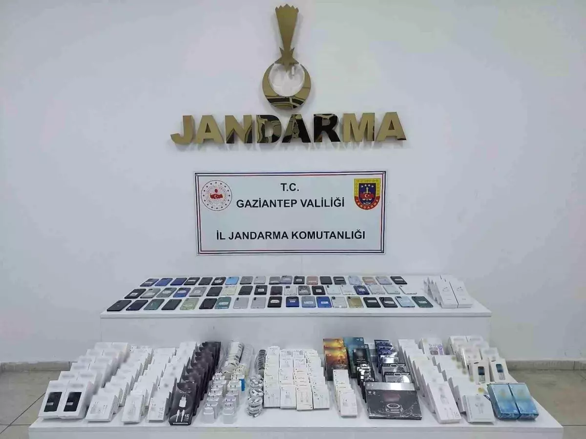 gaziantepte kacak elektronik urun operasyonu 1975000 tl degerinde urun ele gecirildi fW1JXRcY.jpg