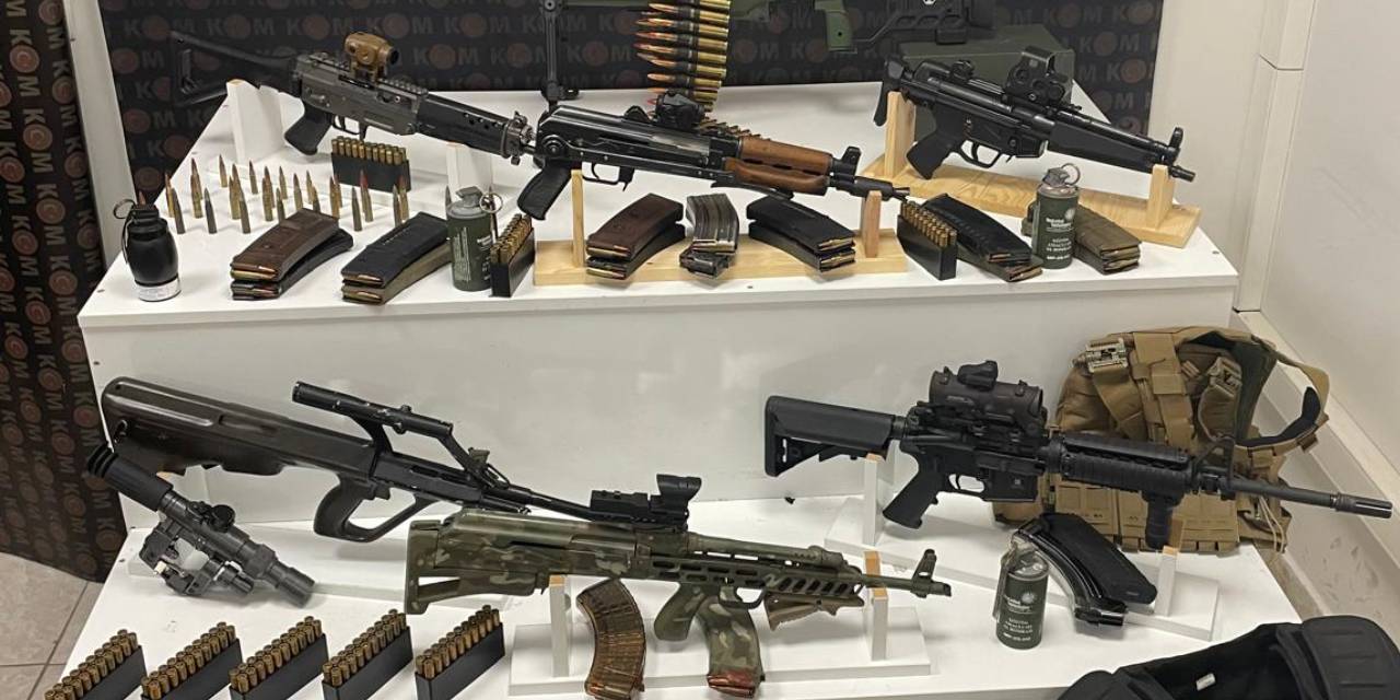 mardinde icinde gaz ve sis bombalarinin da oldugu cok sayida muhimmat ele gecirildi gDWphHC8.jpg