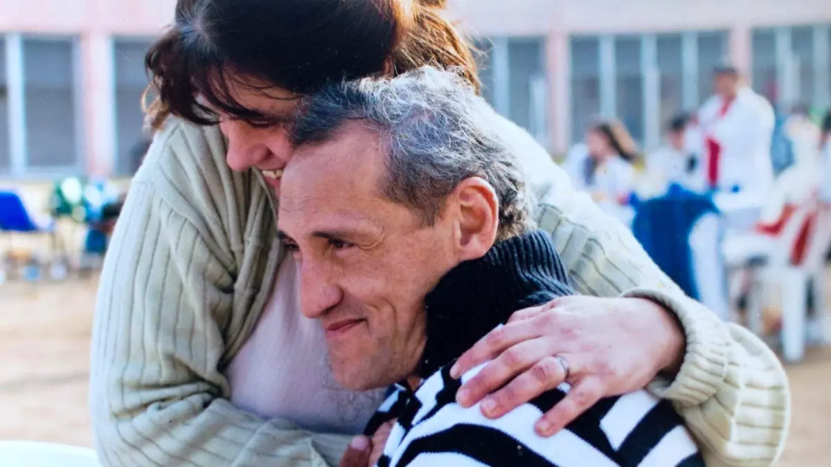 parmakliklar ardinda ask oglumla hapis yatan adamdan bebegim oldu dlgGXHke.jpg