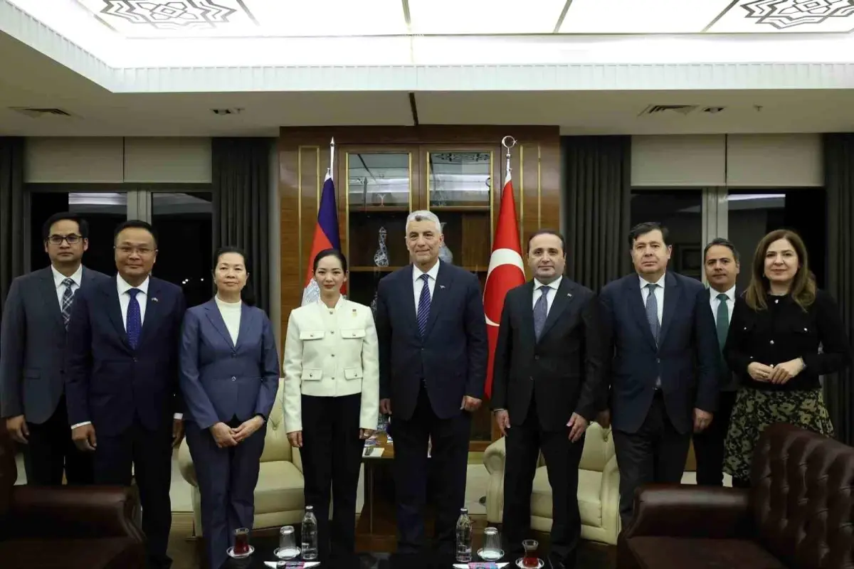 turkiye ve kambocya ticaret bakanlari ikili iliskileri gorustu PWDMGtEs.jpg