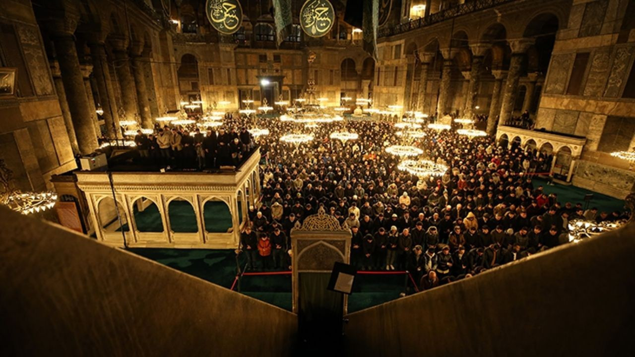 uc aylar ne zaman basliyor regaib kandili tarihi htYvaNFw.jpg