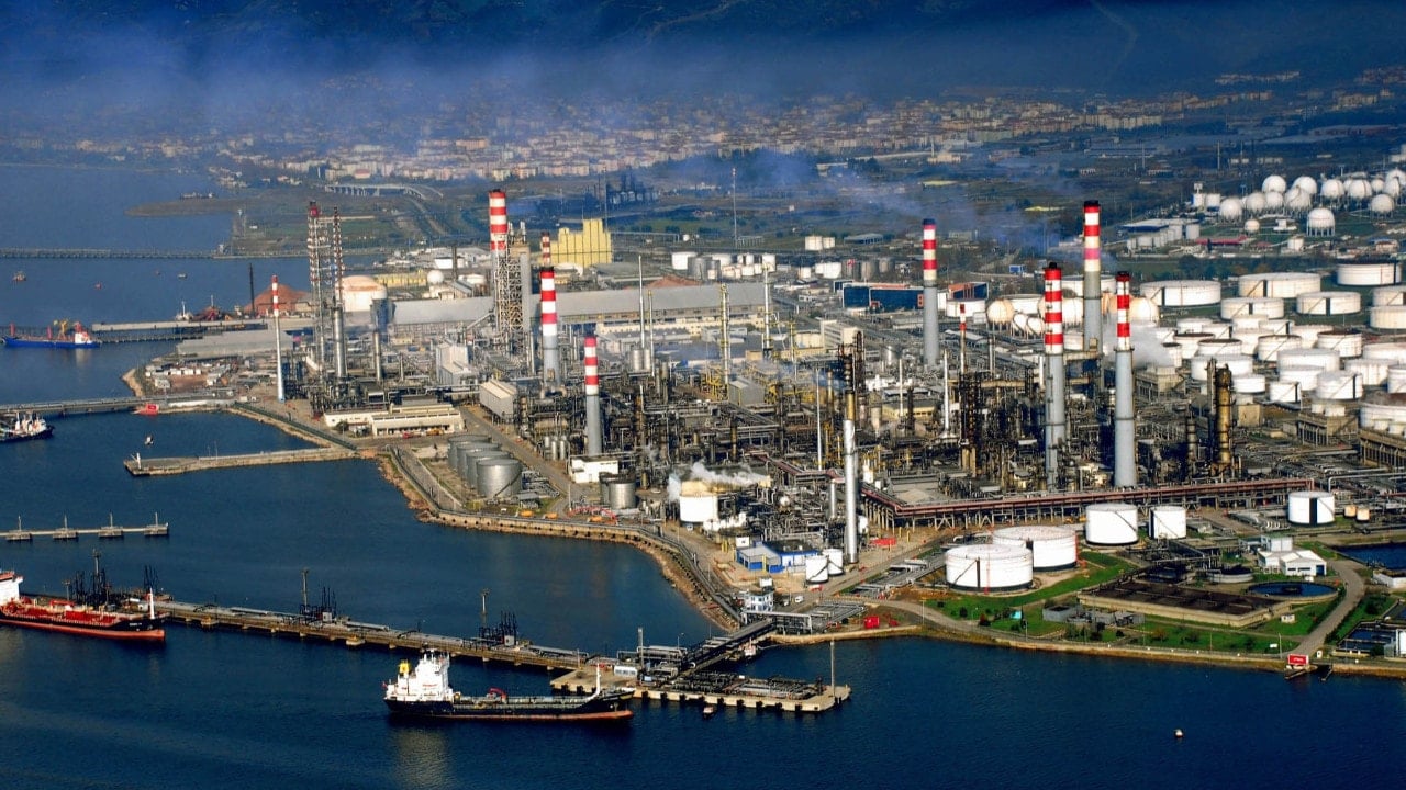 Koç Holding, Tüpraş Hisselerini Milyarlarca Liraya Satışa Sunuyor