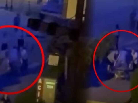 Doktorun zamana karsi amansiz yarisi duran kalbi sedyede calistirdi YSwT6FF2