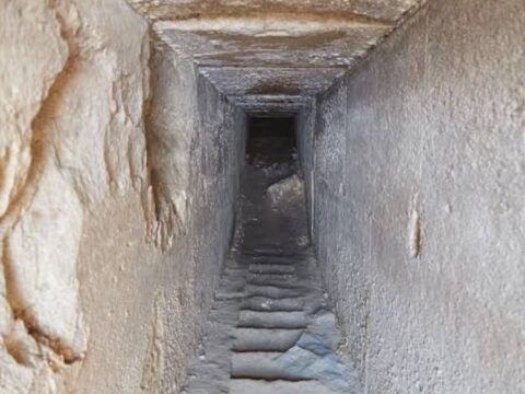 Misirda gizemli labirenti bulunca hepsi sustu bazi kapilar asla acilmamali dedi zuTD1BLZ